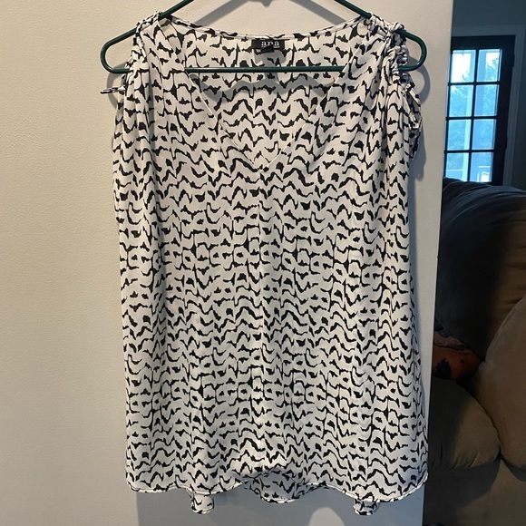 a.n.a. | A New Approach | Women's | Black and White Pattern Top Blouse | XL - Picture 1 of 10
